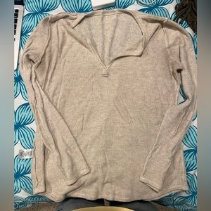 V neck sweater, slimming fit, soft material